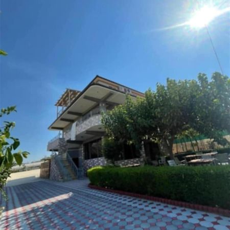 Guest House Ilir Berat Bagian luar foto