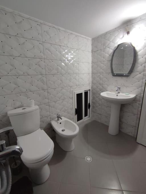 Guest House Ilir Berat Bagian luar foto