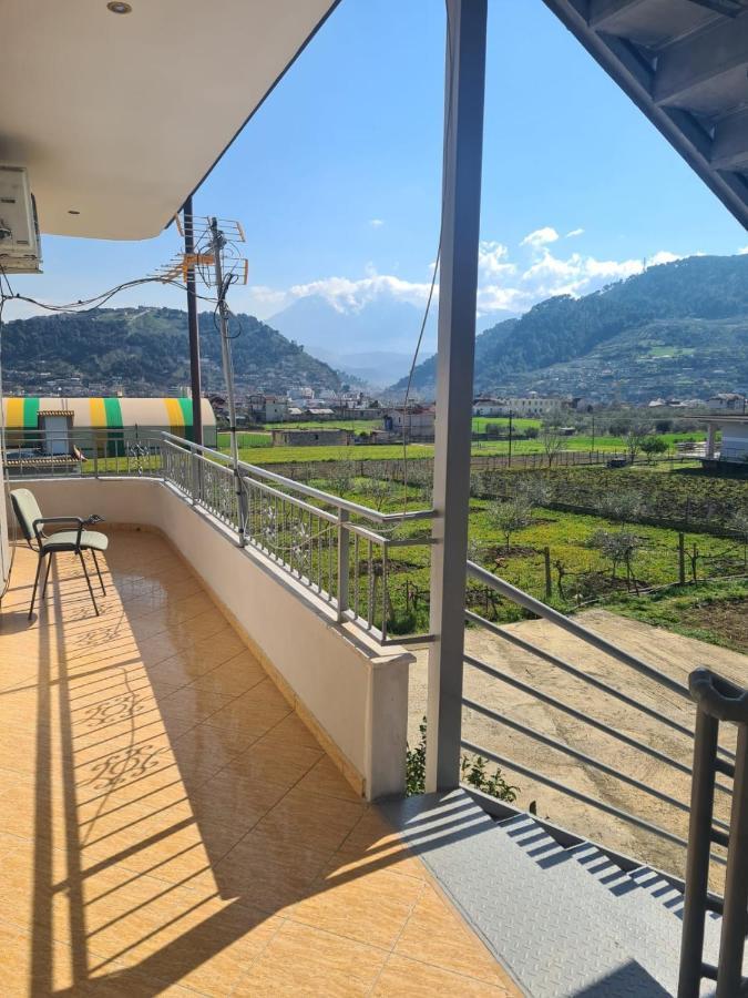 Guest House Ilir Berat Bagian luar foto