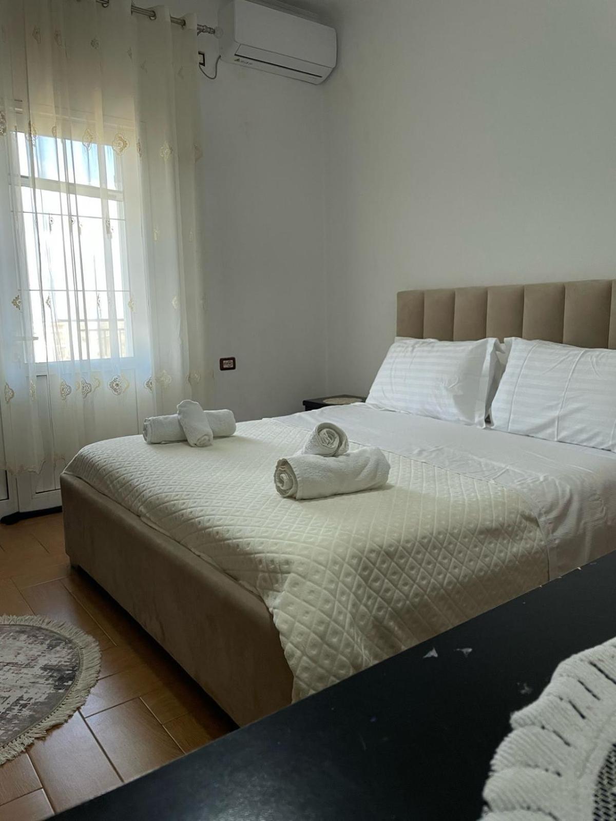 Guest House Ilir Berat Bagian luar foto
