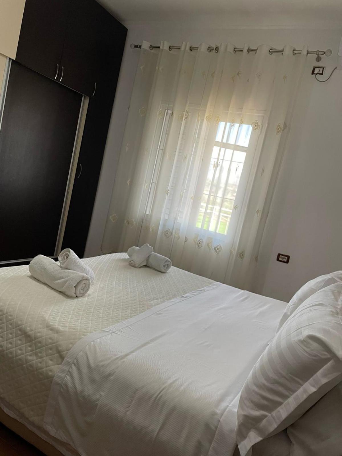 Guest House Ilir Berat Bagian luar foto