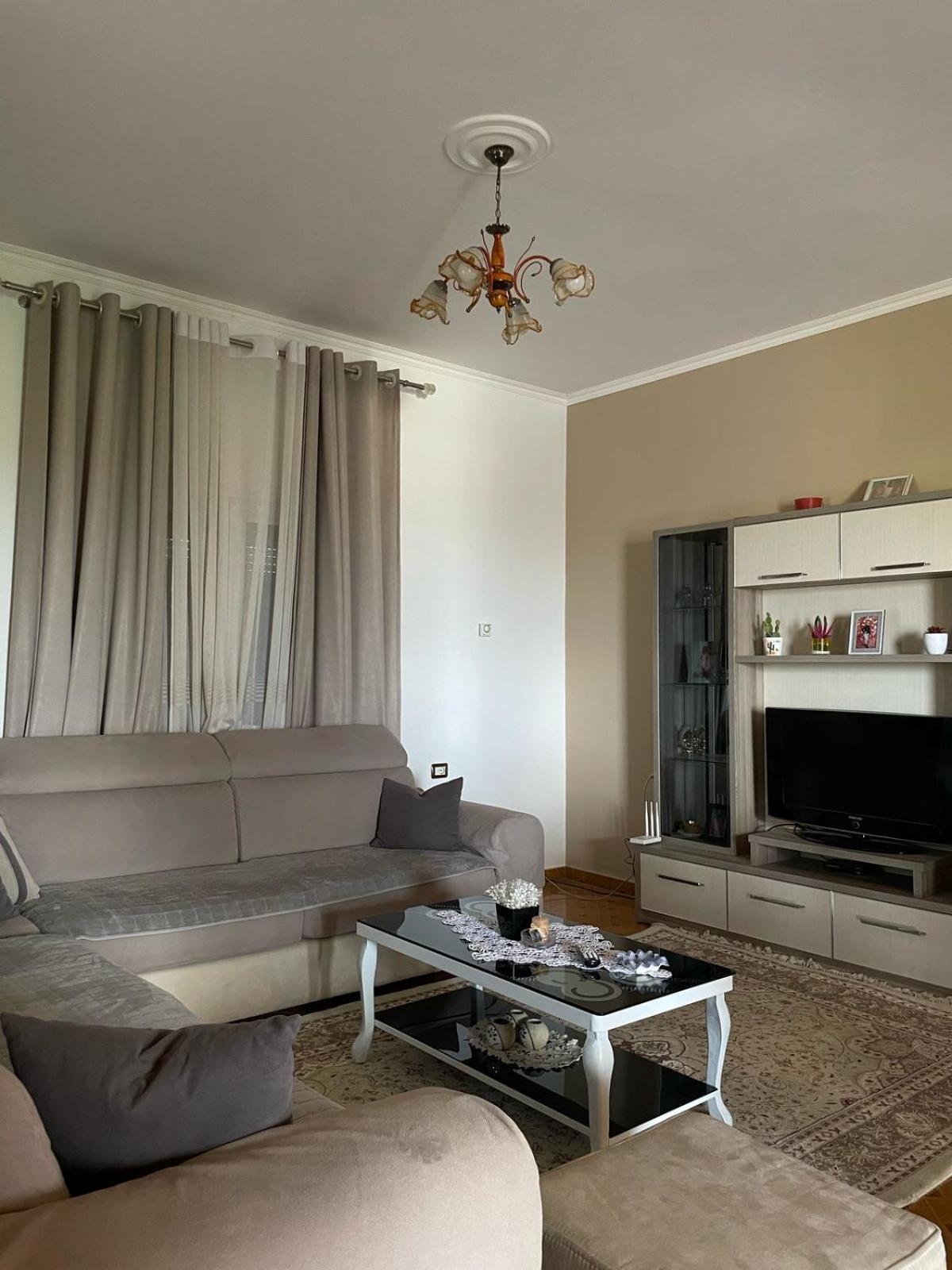 Guest House Ilir Berat Bagian luar foto