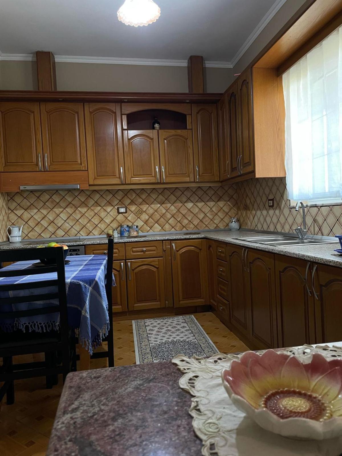 Guest House Ilir Berat Bagian luar foto