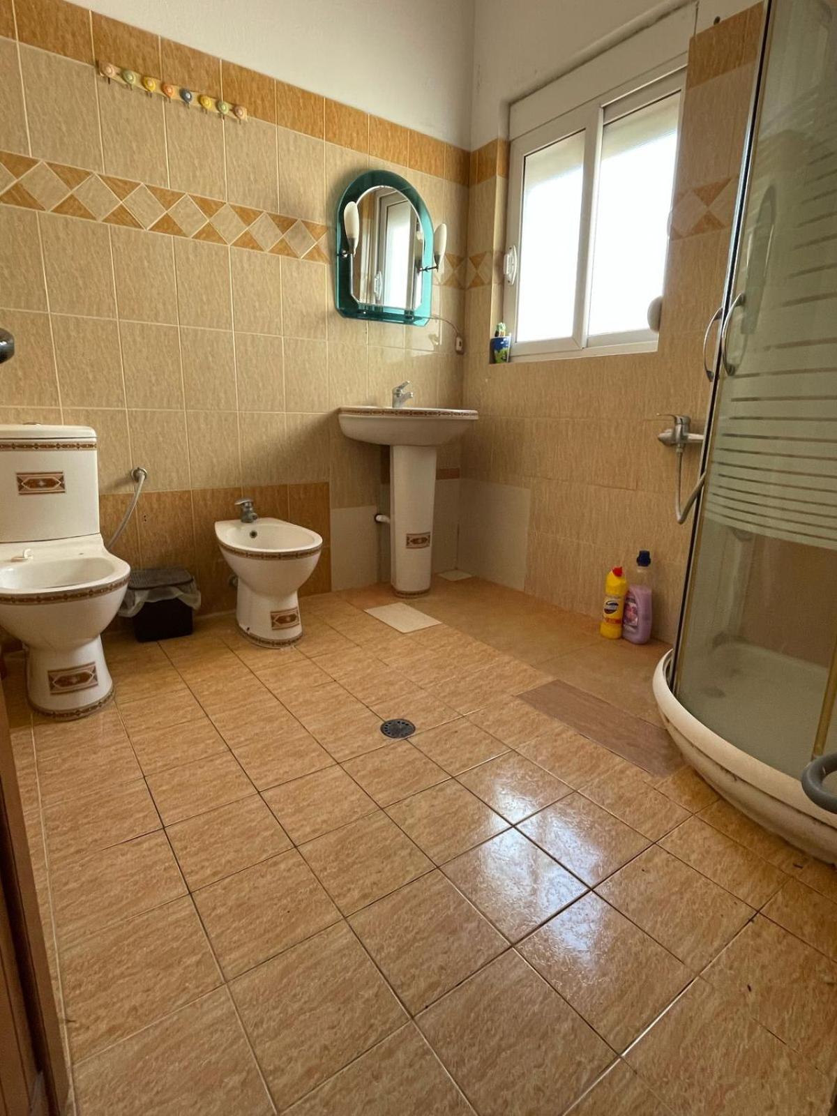 Guest House Ilir Berat Bagian luar foto