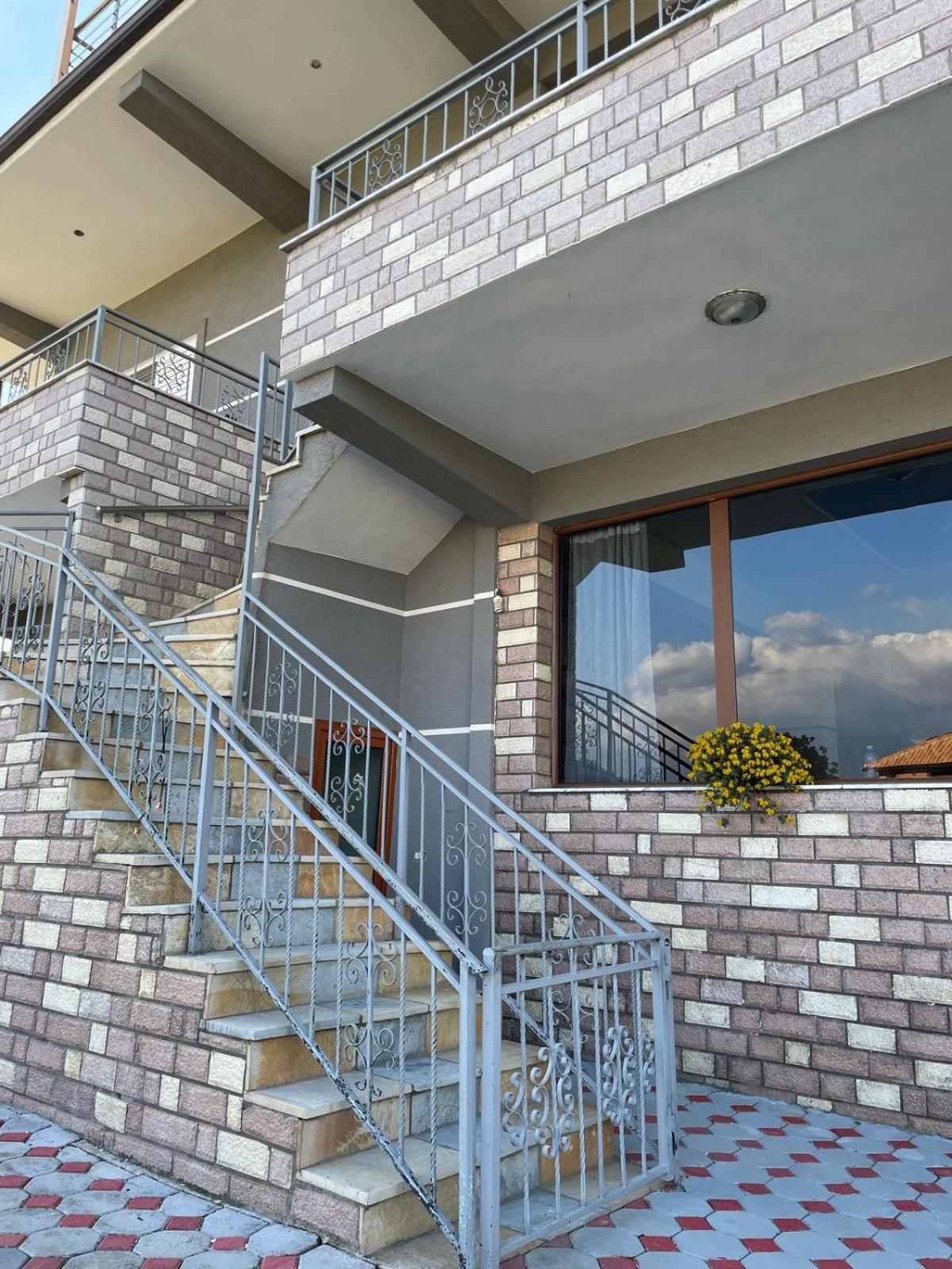 Guest House Ilir Berat Bagian luar foto