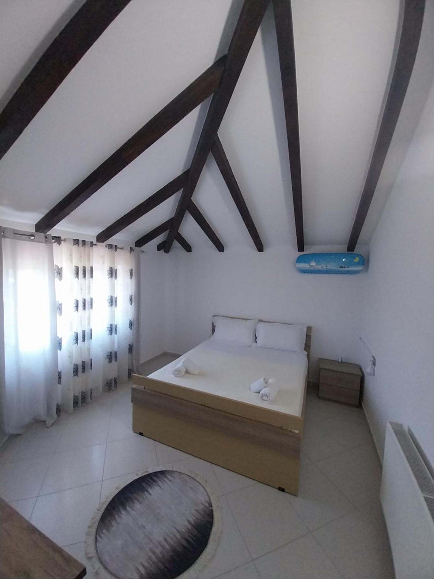 Guest House Ilir Berat Bagian luar foto