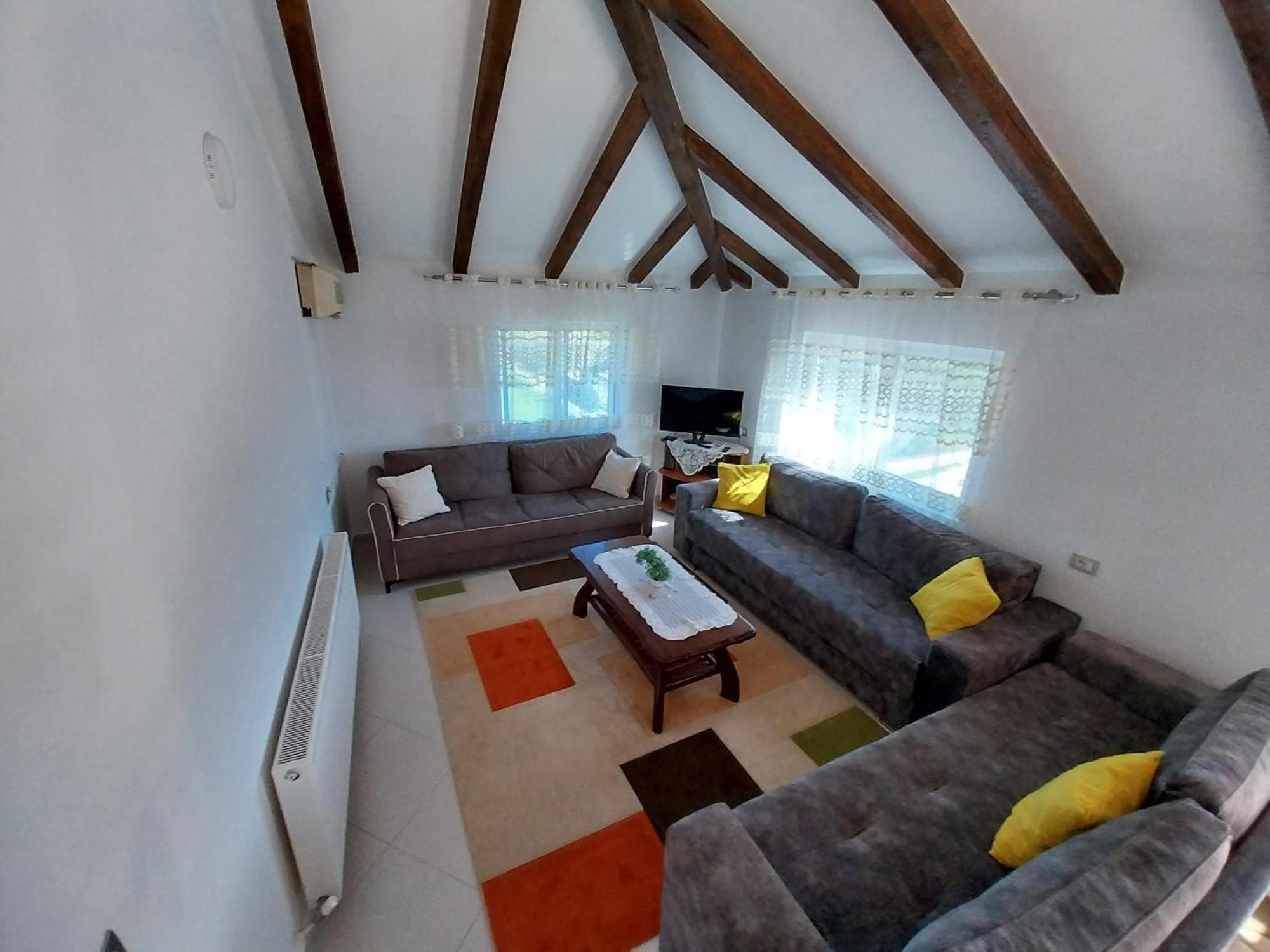 Guest House Ilir Berat Bagian luar foto